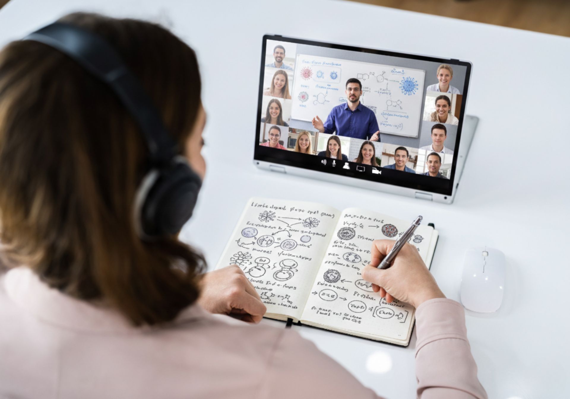 Nuevos simposios virtuales: Retos Virales Contemporáneos